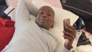 Красотка села на страпон лучшей подружки