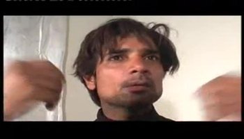 Интересная сисястая блондинка мастурбирует