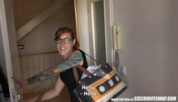 Сексуальный любовник пилит голую девушку